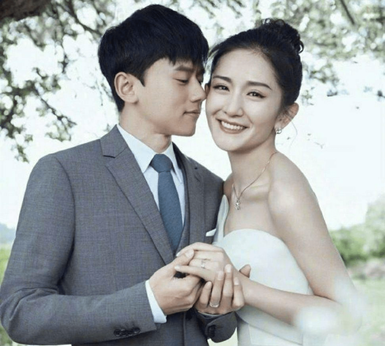 原创谢娜张杰真实日常生活曝光男方亲手写留言卡暴露女方家庭地位