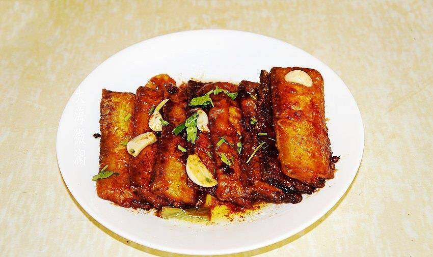 醋焖带鱼这么做,肉嫩骨酥,酸甜开胃,上桌几分钟就光盘