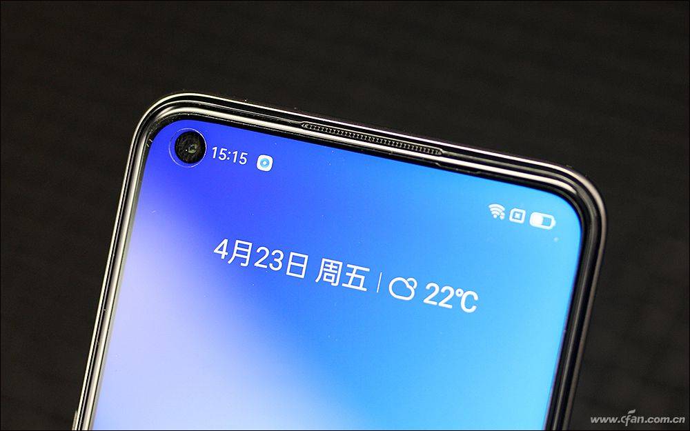 真我q3的屏幕还拥有600nits的峰值亮度,支持4096级亮度调节,96% ntsc