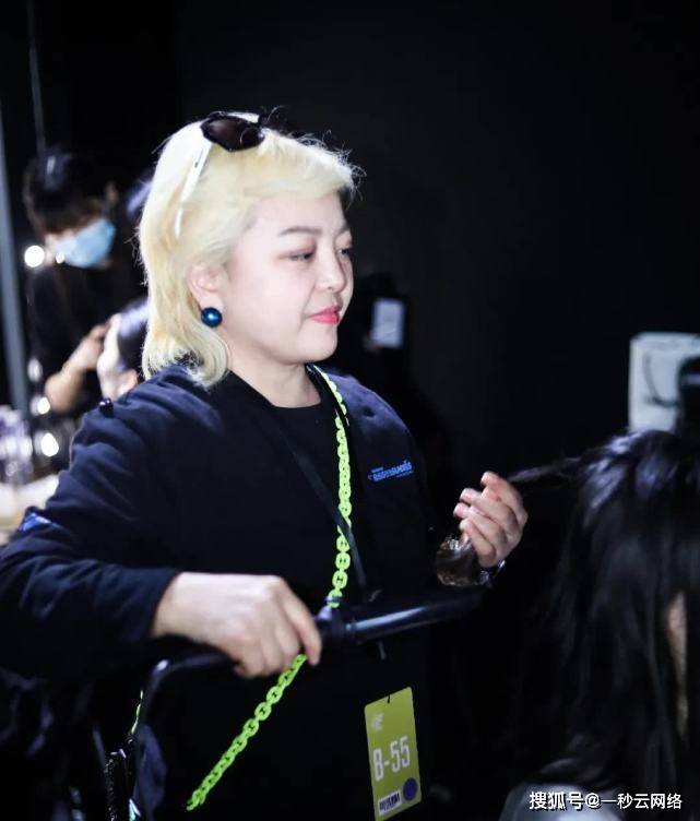 华派快讯热烈欢迎中国知名发型设计师廖珊女士加入华派