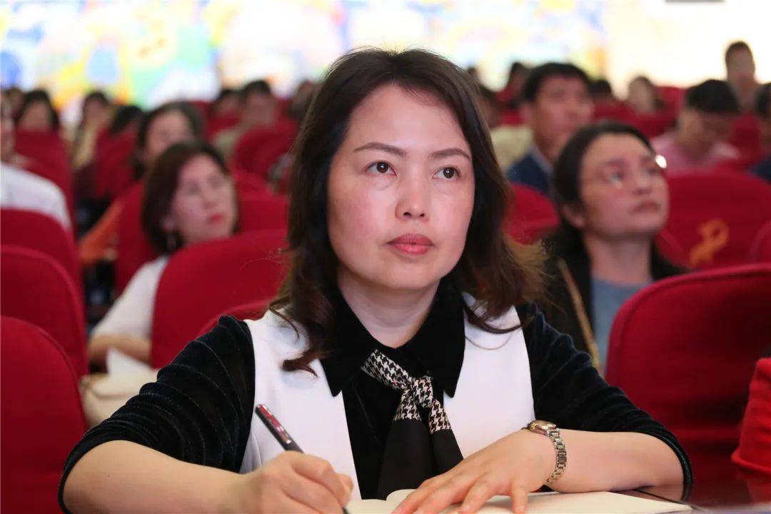 南通市海门区东洲小学:沿着名师的路向成就美好自己