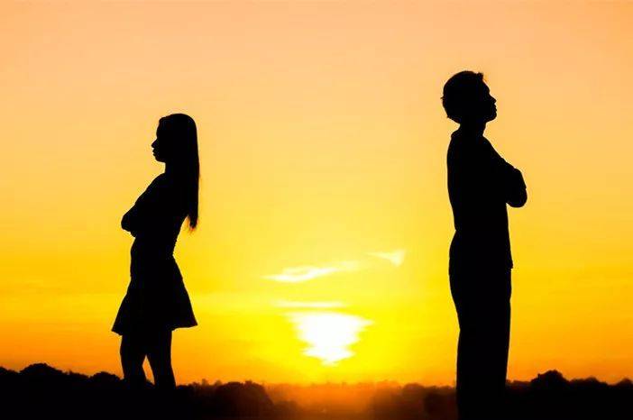 男朋友梦见女朋友怀孕，却非亲生，梦境背后的深层含义与心理解析