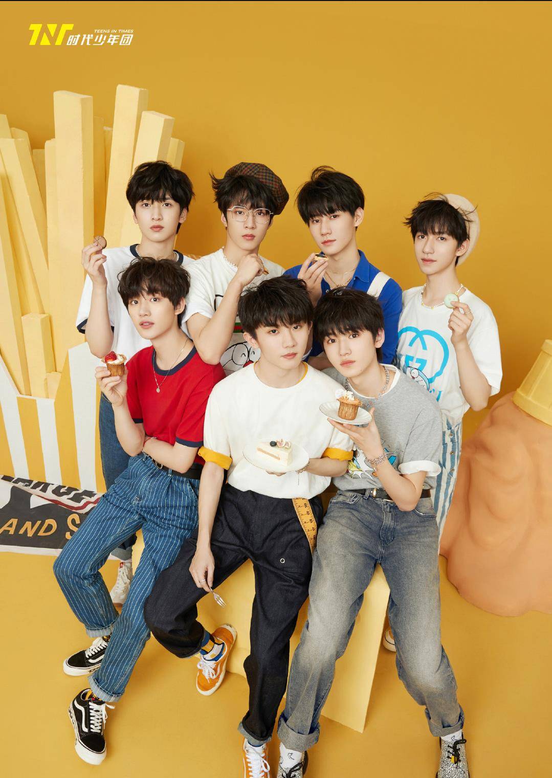 时代少年团首张实专开售刚上线就60万预约唯粉给我留一张