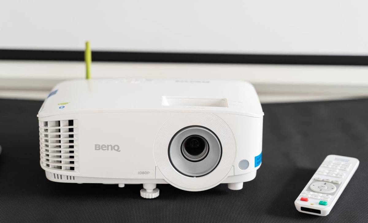 明基e580智能投影仪测评你的会议办公电脑也可以是投影仪