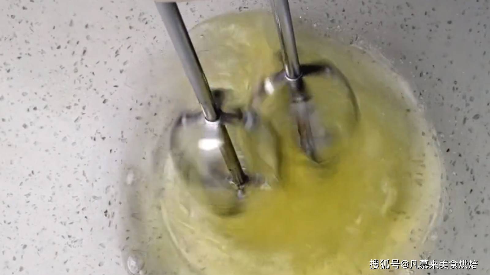 怎么做蛋糕上的奶油不用淡奶油 f18547e76d7c4c0b8114d8f94cdb396f.jpeg