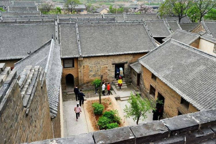 洛阳私藏了一处古村落,建筑辉煌犹如故宫,值得一游!