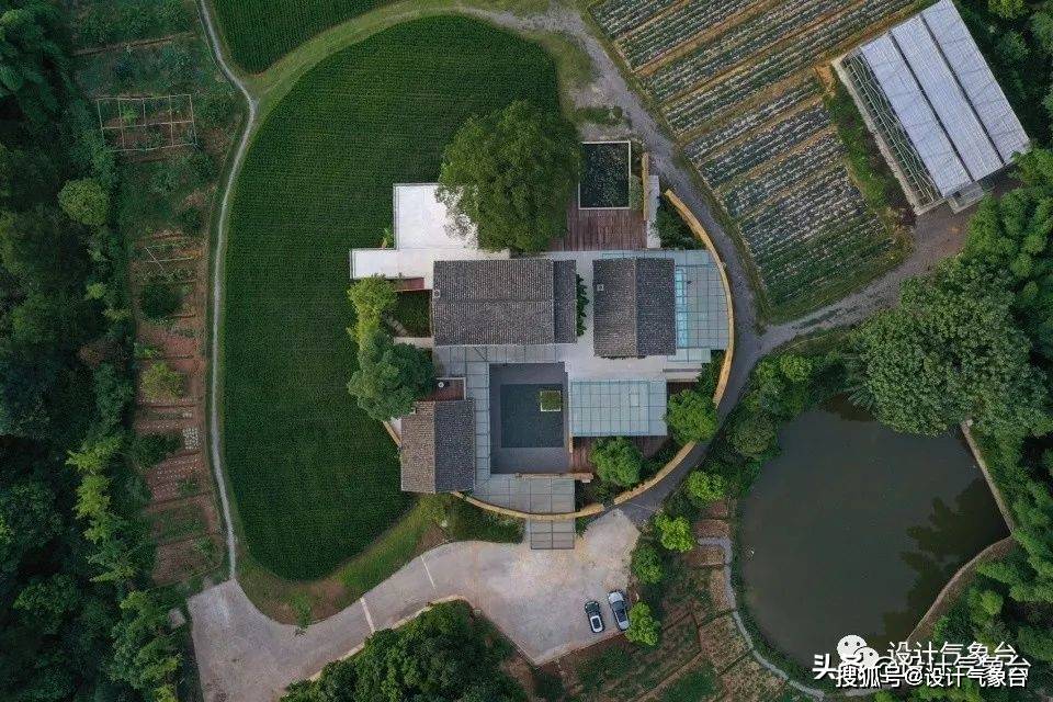 原创李子柒的豪宅中国式的世外桃源