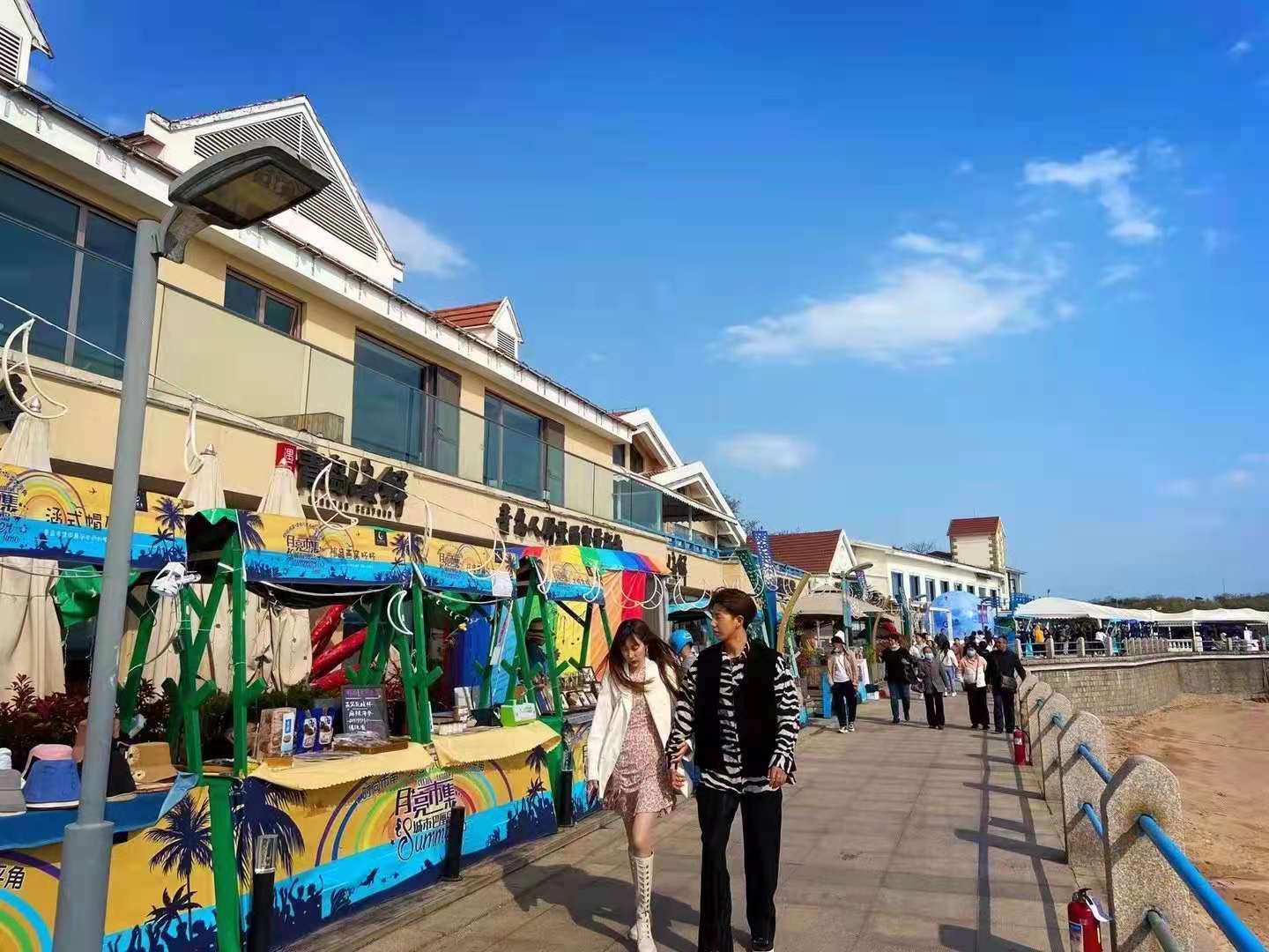 月亮市集亮相青岛八大关,夏威夷风格引爆五一
