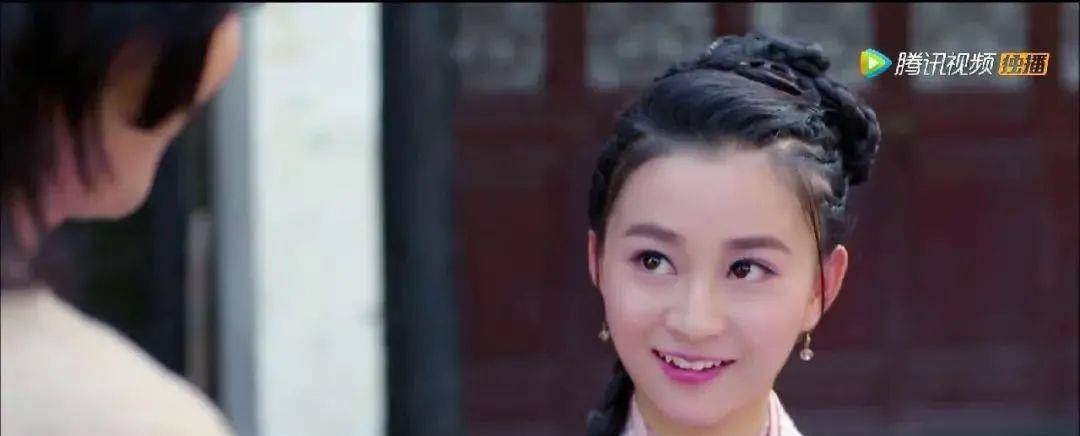 初见陈昱霖,她还是《吉祥天宝》中的御用女主,长相可爱清纯,就连