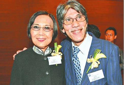 林凤娥比较迷信,坊间传闻当年"肥姐"沈殿霞患病,林凤娥遍寻多种途径