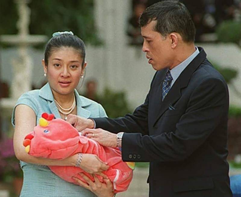 原创苏提达又拉拢提帮功高调晒亲子纪录片网友小王子并不开心