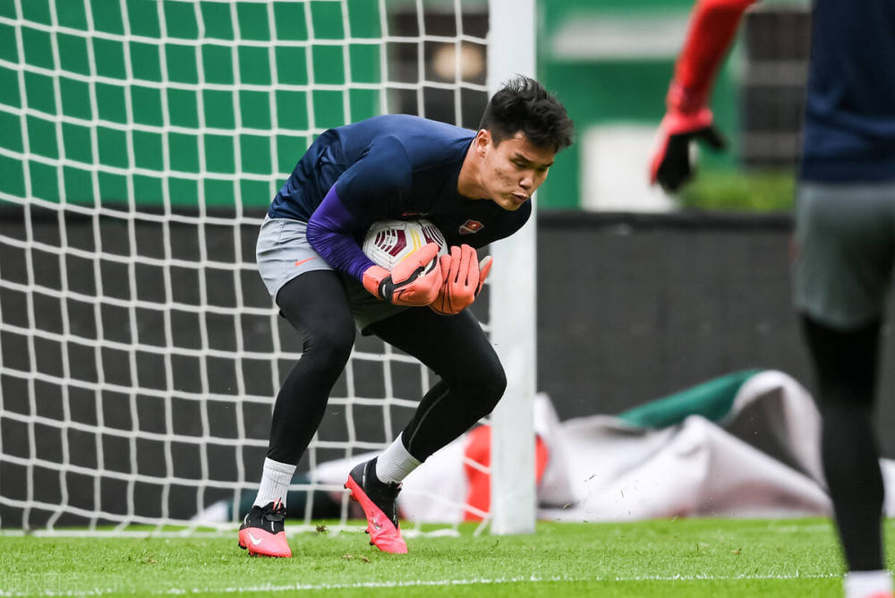 张外龙赌错了!陈钊重庆队中超首秀演砸 曾被寄予厚望急需调整