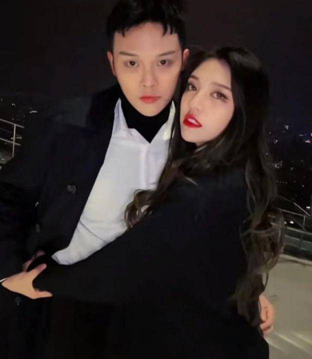 韩安冉整容过度脸开始变形官宣校园式恋情与新男友好像隔代人