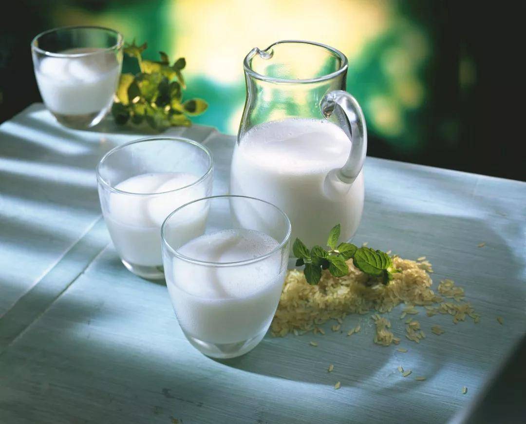 原创奶类中的新贵羊奶骆驼奶价格昂贵可真的比牛奶营养更好吗