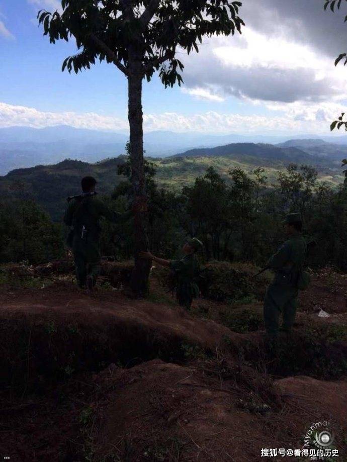 原創老照片緬甸境內的克欽邦獨立軍看看他們武器怎樣