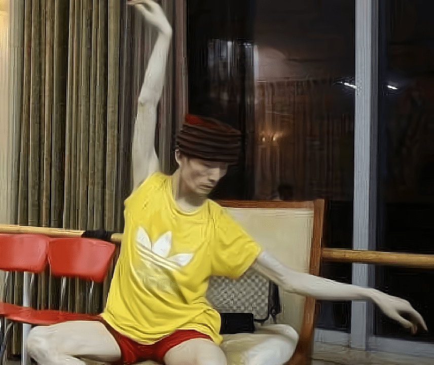 46岁"巨婴"只会跳舞,生活技能为零,年薪百万却没人愿意嫁_郭冷