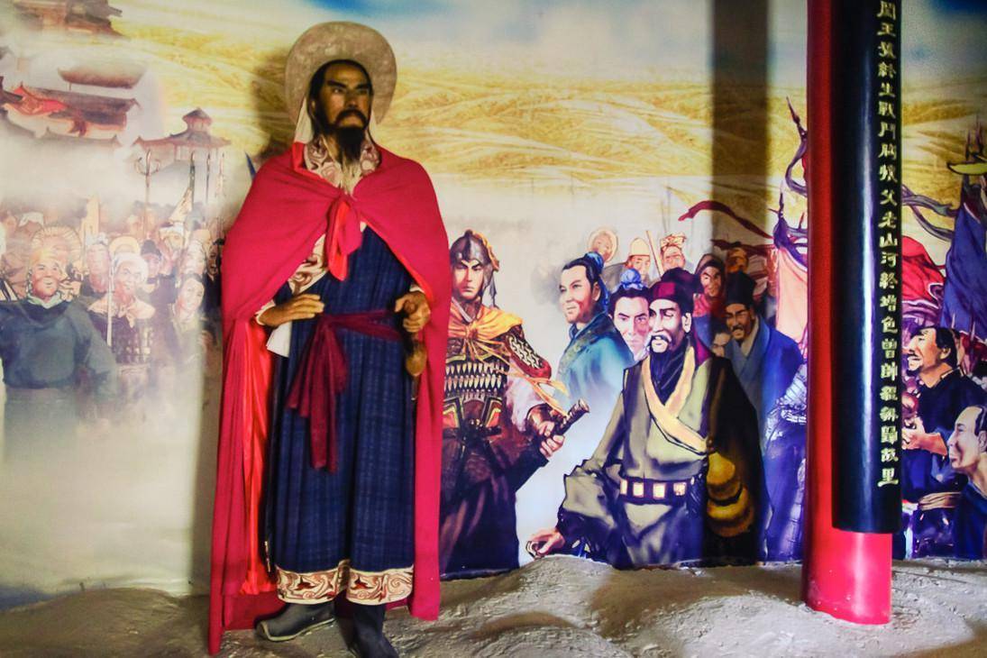 李自成为何只当了42天皇帝?看他登基后做的荒唐事,你就明白个差不多了