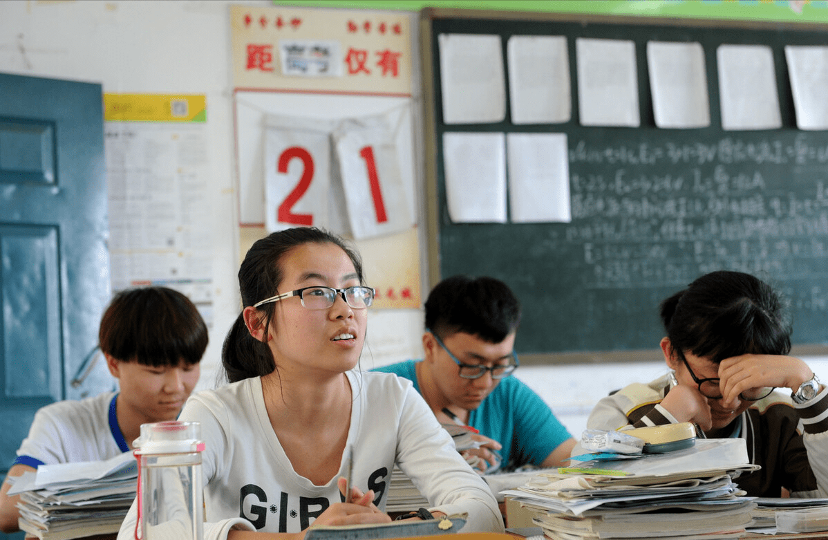 高考中发挥失常的学生,平日里早有迹象,愿考生有则改之无则加勉_时候