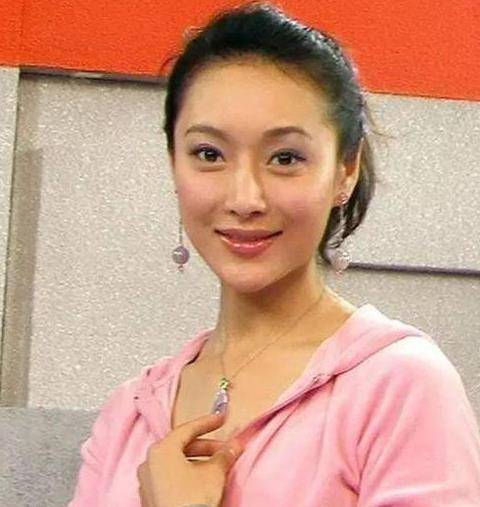 知名女演员卖掉豪宅,不为投资不为还债,只为了买翡翠!_郭金