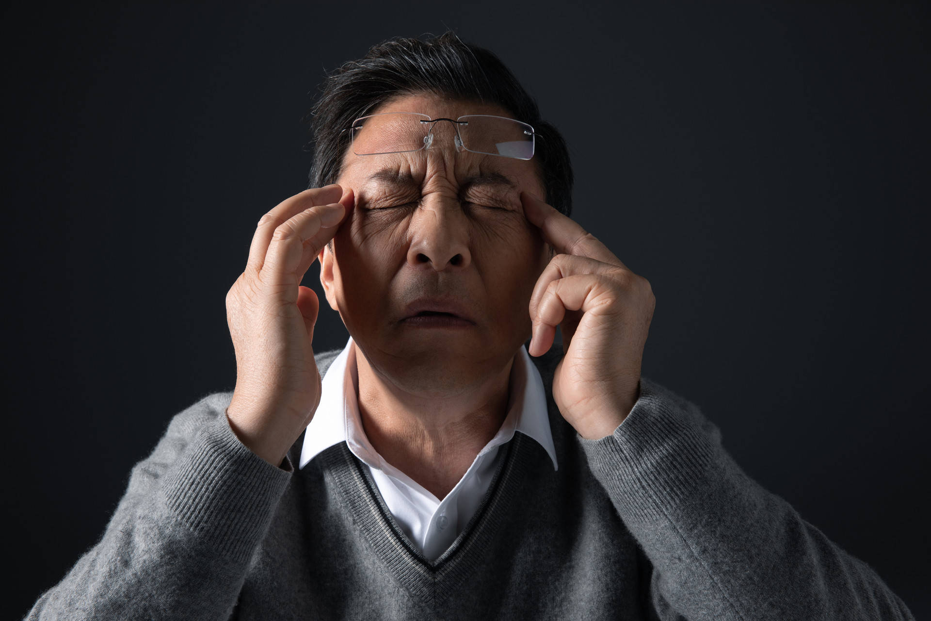 低血糖仅仅是因为没吃饭或者没休息好吗