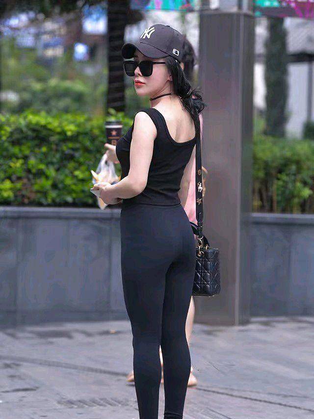 军绿配深灰色 39a8cd46cfb6498cae74a5745444685c.jpeg