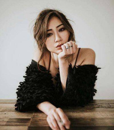 苗侨伟女儿近照,穿着低调不惧素颜,私生活豪放曾惹怒家人_苗彤