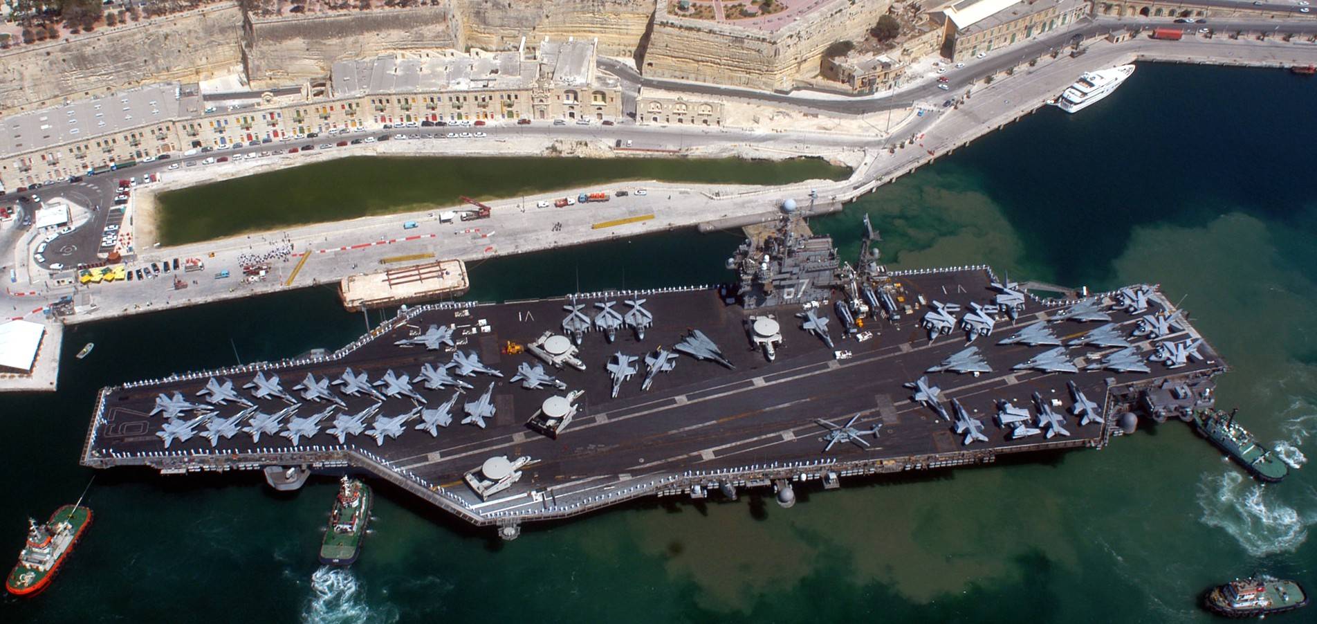 原创欠钱不还也要造航母?12万吨"肯尼迪"即将问世,全球都有贡献