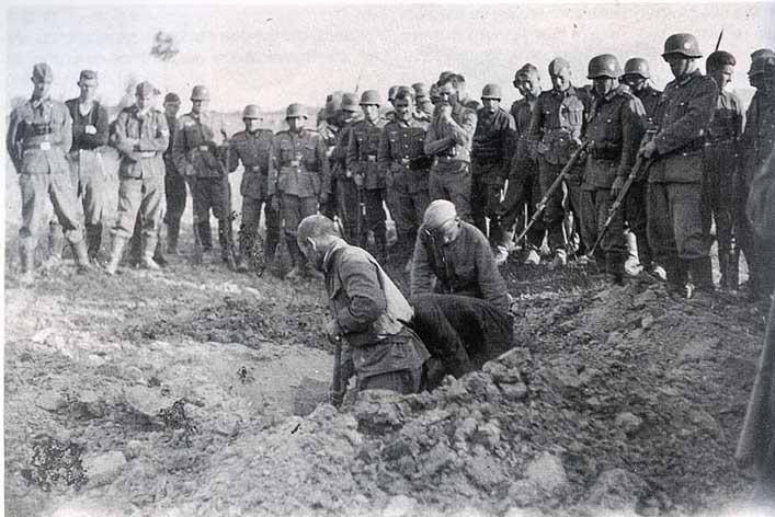 在曼施坦因的封帅之战"克里木战役"中,德军在攻克塞瓦斯托波尔要塞