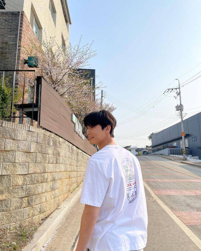 作为演员,朴叙俊的演技深受大众认可,他很多次搭档韩