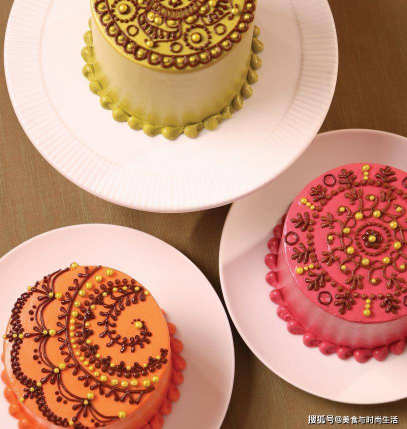 原创印度彩绘蛋糕用错综复杂的彩绘图案来装饰赐予他们幸运和喜悦