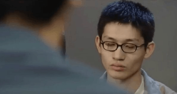 余皑磊便拓宽了一条反派角色的道路;在00年的《重案六组》当中,余皑磊