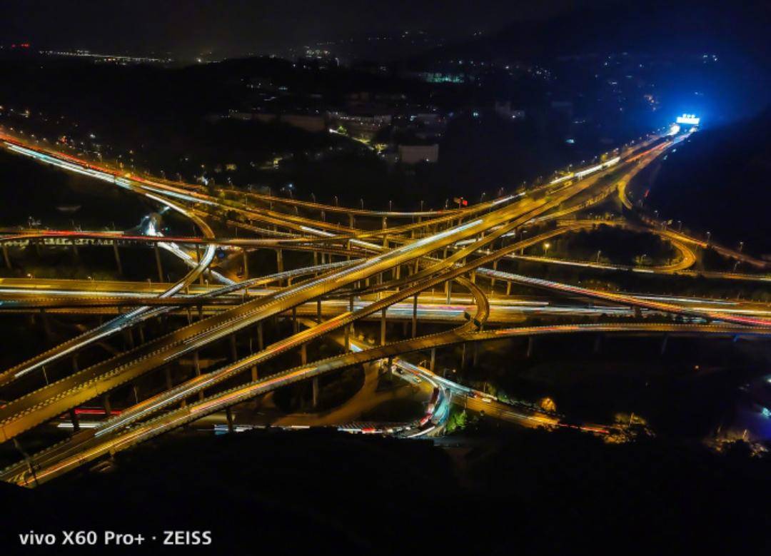 vivo x60 pro 评测:夜拍出众,无愧高端影像旗舰之名_夜景