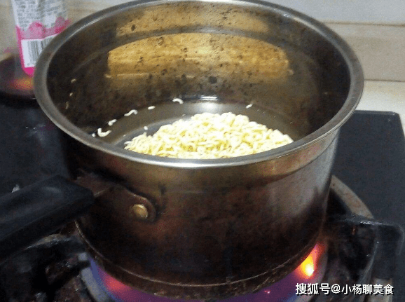 b2048bec6c6842e5829f0830fb06b975.png