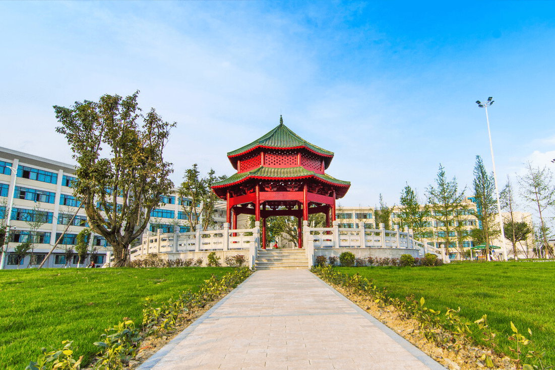 原创四川曾备受嫌弃的大学以前默默无闻如今却让人高攀不起