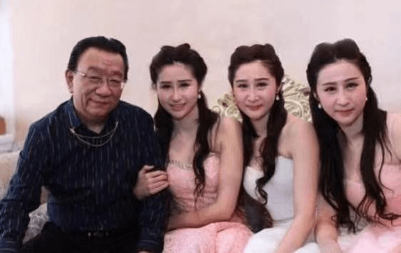 网上人均美女_大胸美女(2)