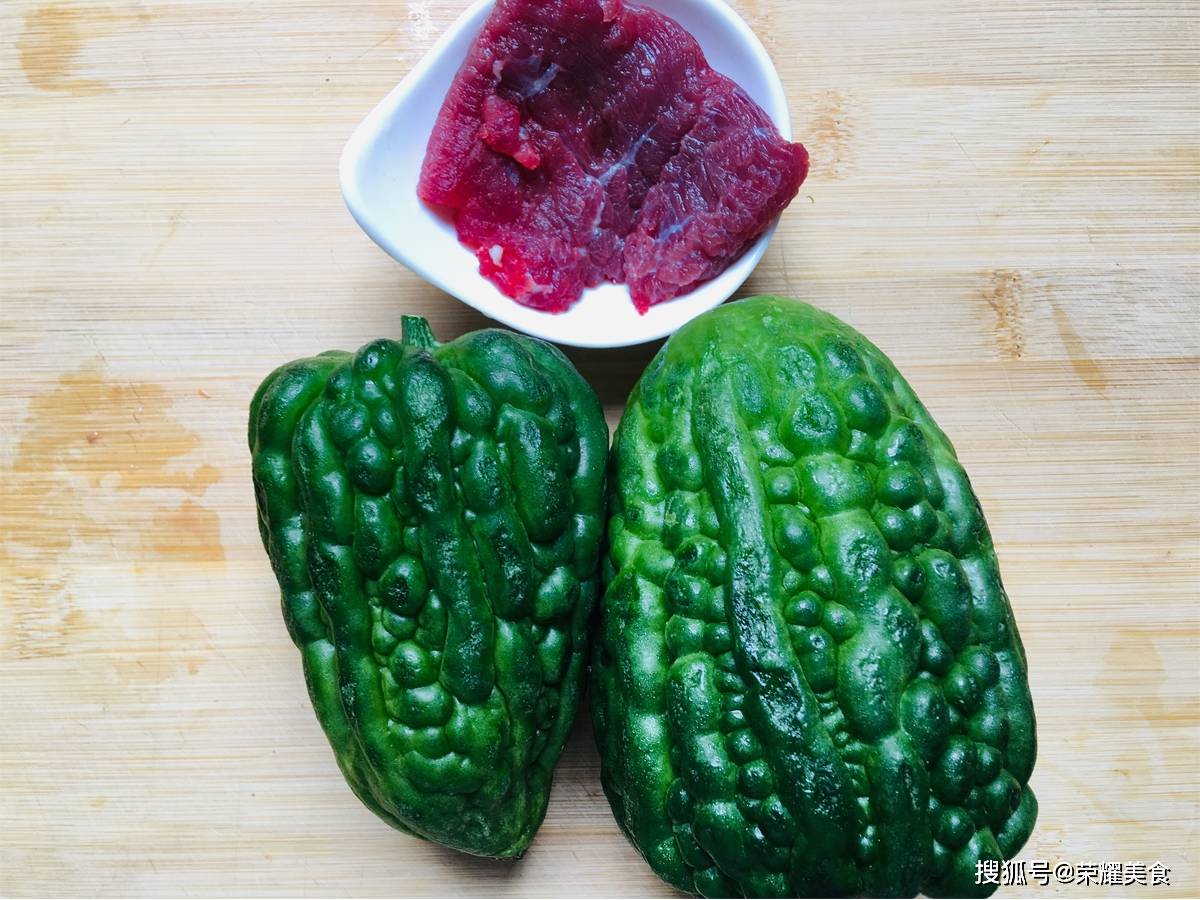 它叫"雷公凿",在北方很少见到它,却在南方家喻户晓,可好吃了_苦瓜