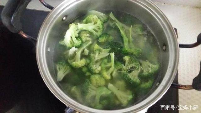 做法|这菜对身体最好，要常吃，放点它，老下饭了，女人和孩子更要吃