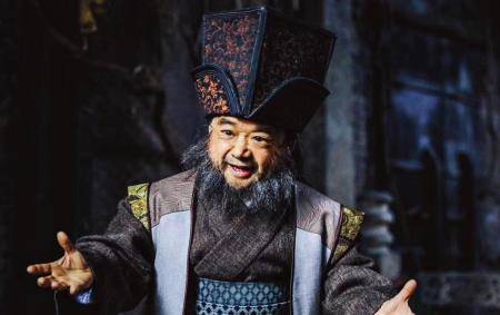 说回丫蛋老师的这部作品,作为本山第一位挑战导演的女徒弟,勇气还是