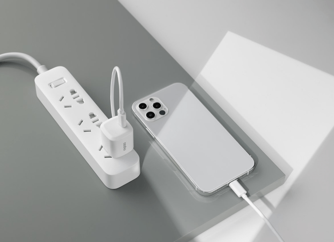 手机|解决果粉充电难题！雷柏PA20mini迷你充电器带来极致充电体验