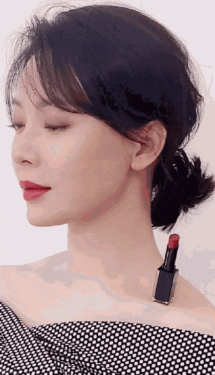 陈数锁骨放口红挑战:女星真会长,都是身上有锁骨,脸上有肉!_身材