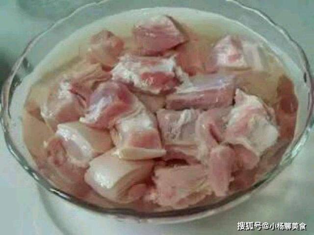 清水|做出来的红烧肉总是发柴？别再只焯水了，还要多加这一步，看看吧