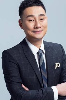 李纯青老師浙江中服网络科技有限公司 ceo,曾先后担任香港tvb节目创意