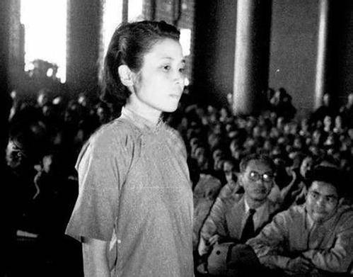 北大毕业的女汉奸,当情妇上位,被抓后狡辩,是曲线救国_莫国康