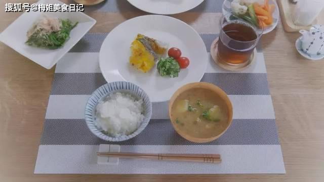 如何控制饮食减体重 d4c3ed97da1147d98ade16dae9c6ac61.jpeg