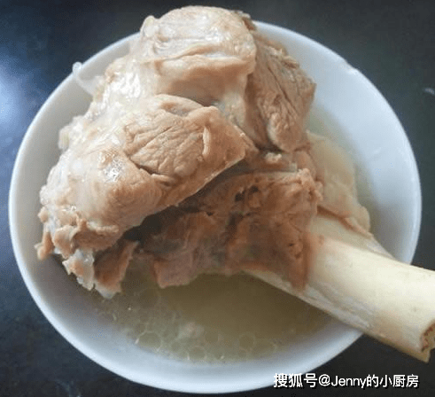 煲汤放什么料最鲜美 ab2beb28c5314e7fbd793fa16f8b4883.png