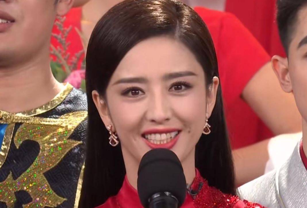 "佟丽娅离婚获赞百万",不要一味夸她会更美,女人该警醒三件事