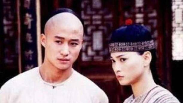 她嫌弃吴京穷而分手,嫁富豪丈夫如今落魄无比