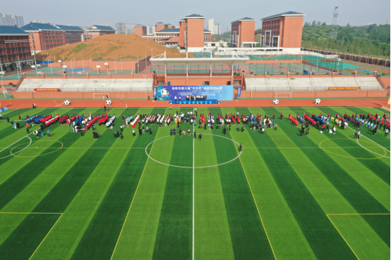 信阳市第六届市长杯校园足球比赛开幕仪式在大别山高中举行