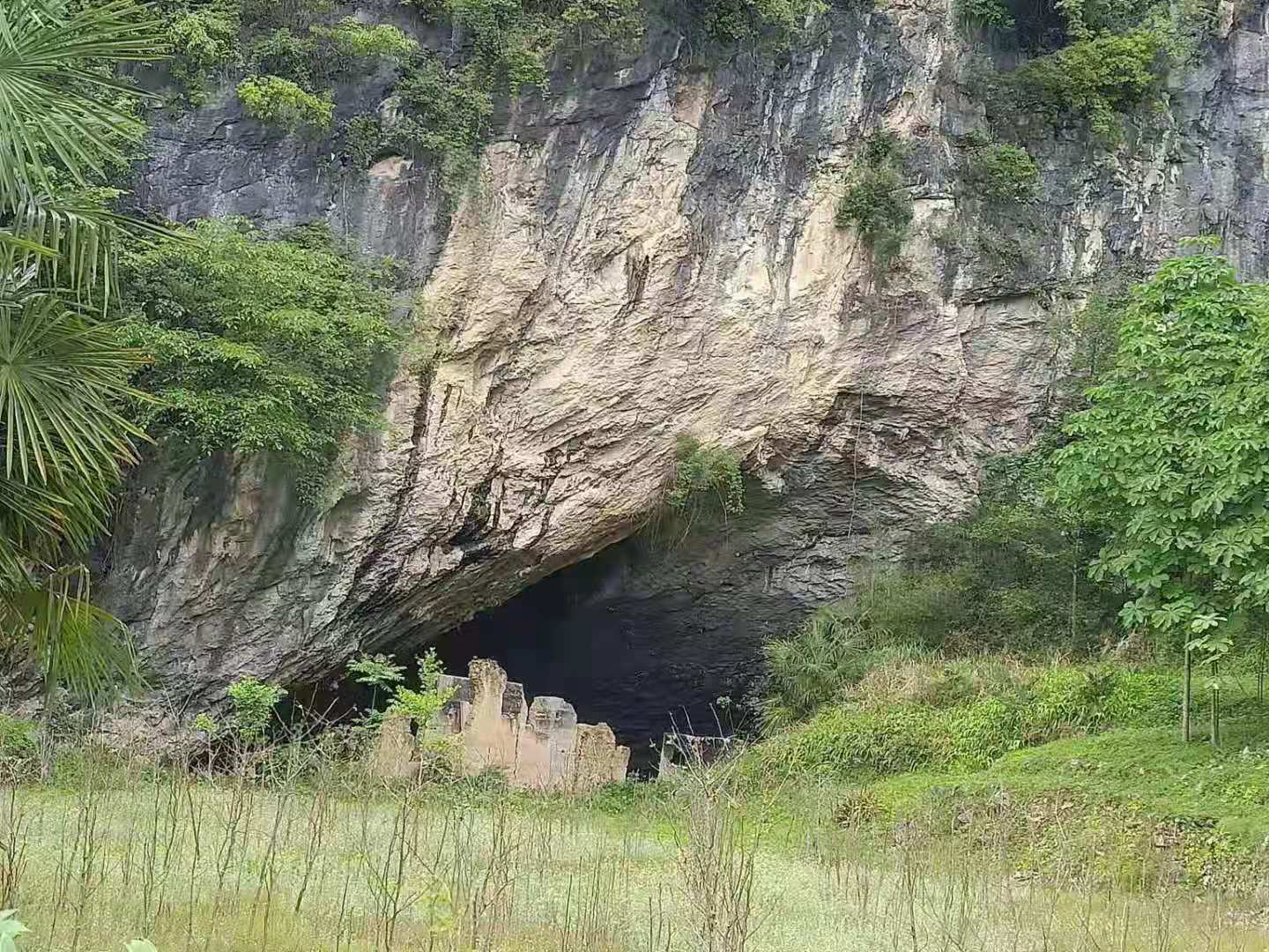 山里的水很清也许比什（水特别清比什么还清）