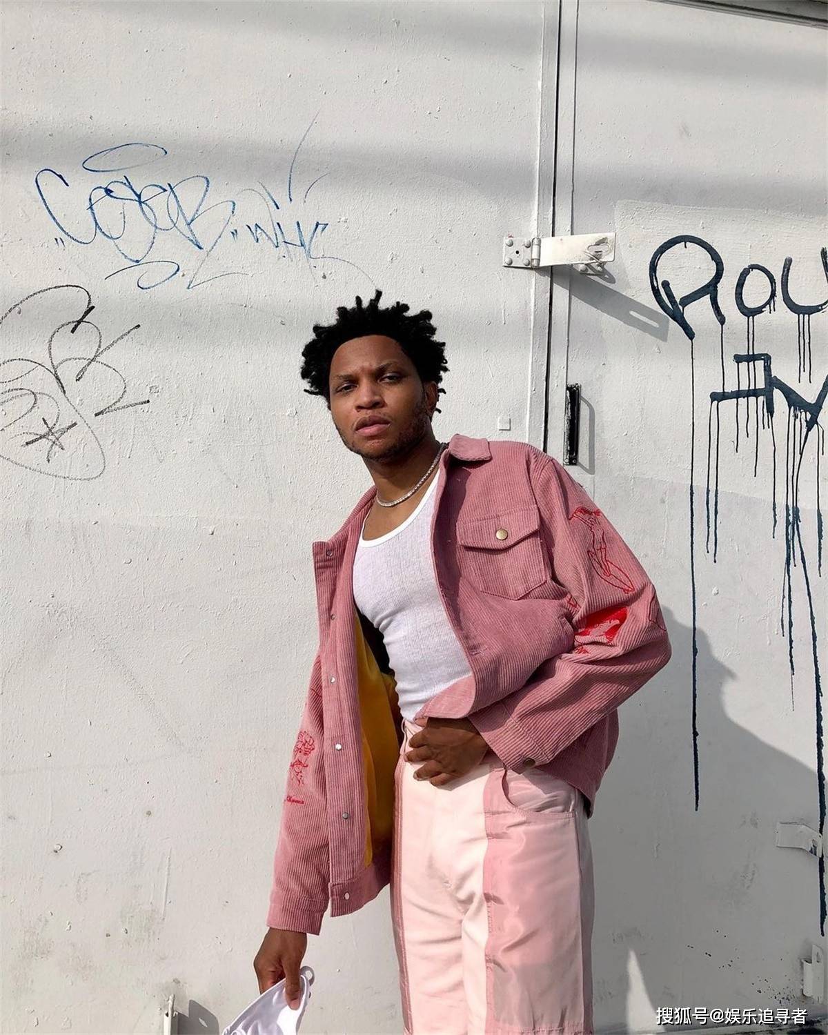 美国歌手对gfriend的突然解散表示悲伤:永远留在灵魂中!_gallant